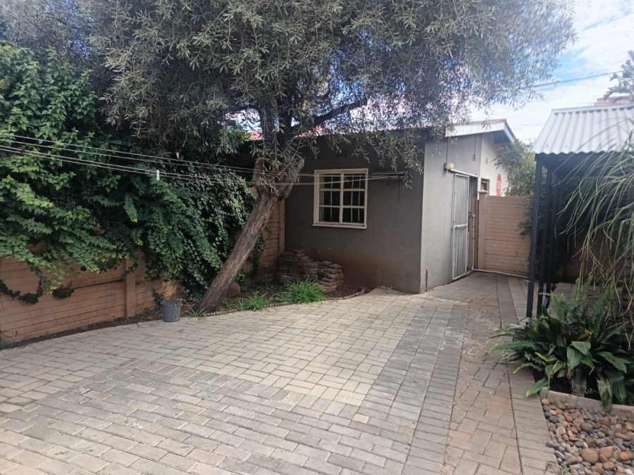 4 Bedroom Property for Sale in New Park Northern Cape
